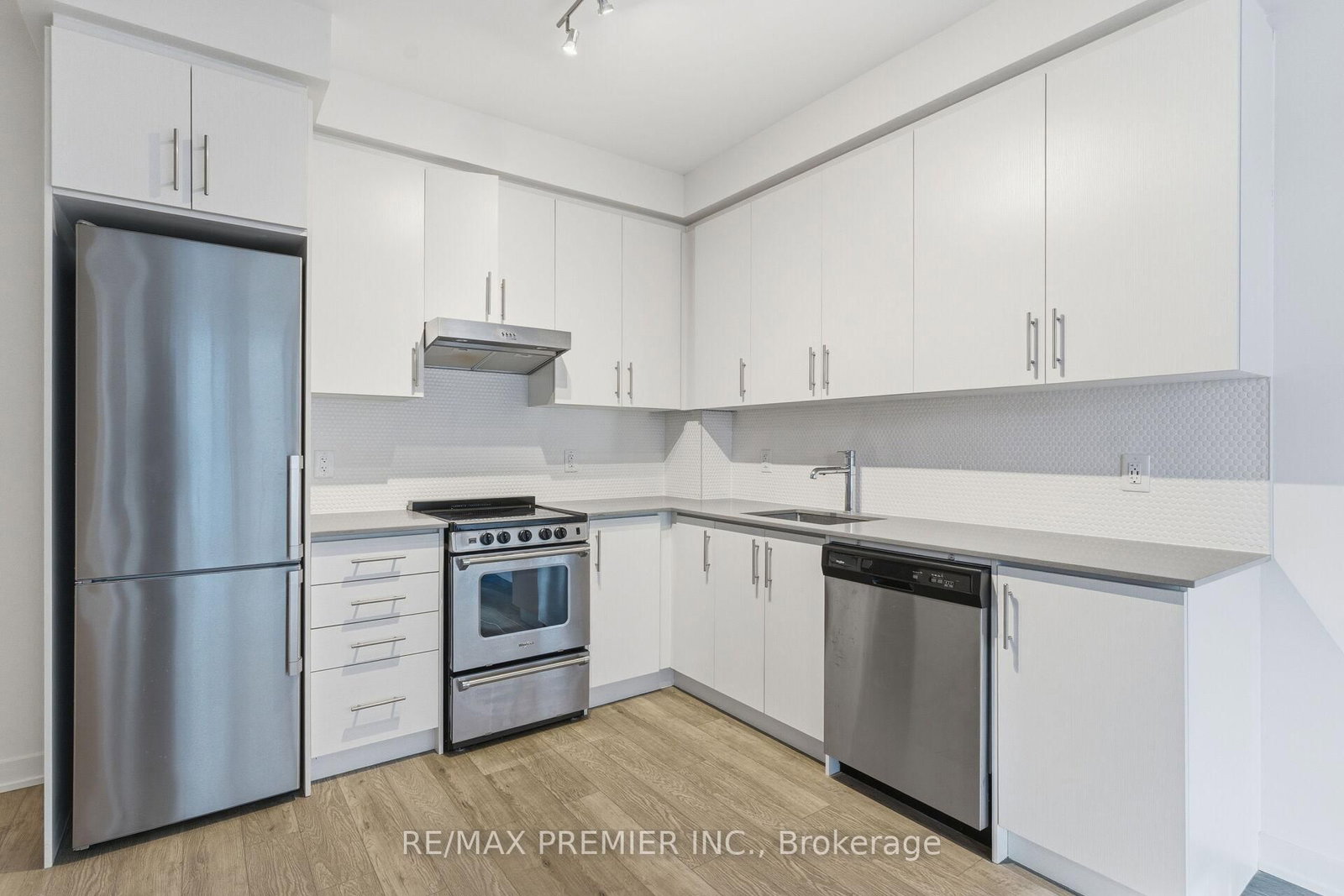 Condo for sale at 914-212 King William Street, Hamilton, Ontario, L6R 3N9 - Beasley - MLS: X12995624