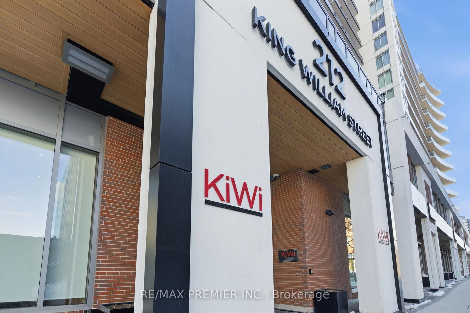 Condo for sale at 914-212 King William Street, Hamilton, Ontario, L6R 3N9 - Beasley - MLS: X12995624