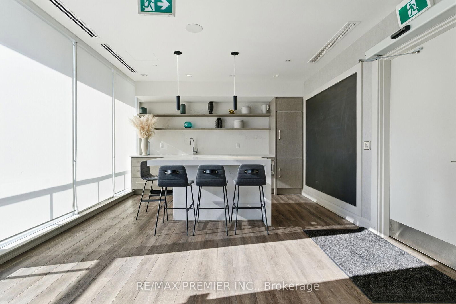 Condo for sale at 914-212 King William Street, Hamilton, Ontario, L6R 3N9 - Beasley - MLS: X12995624