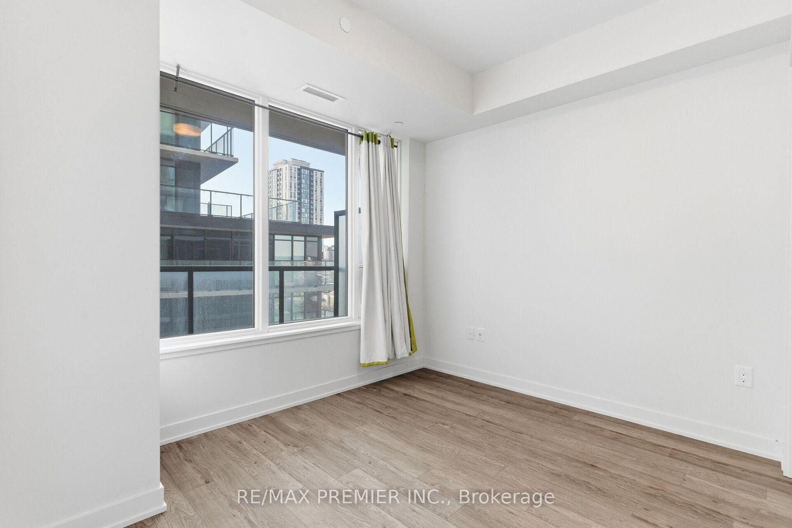 Condo for sale at 914-212 King William Street, Hamilton, Ontario, L6R 3N9 - Beasley - MLS: X12995624