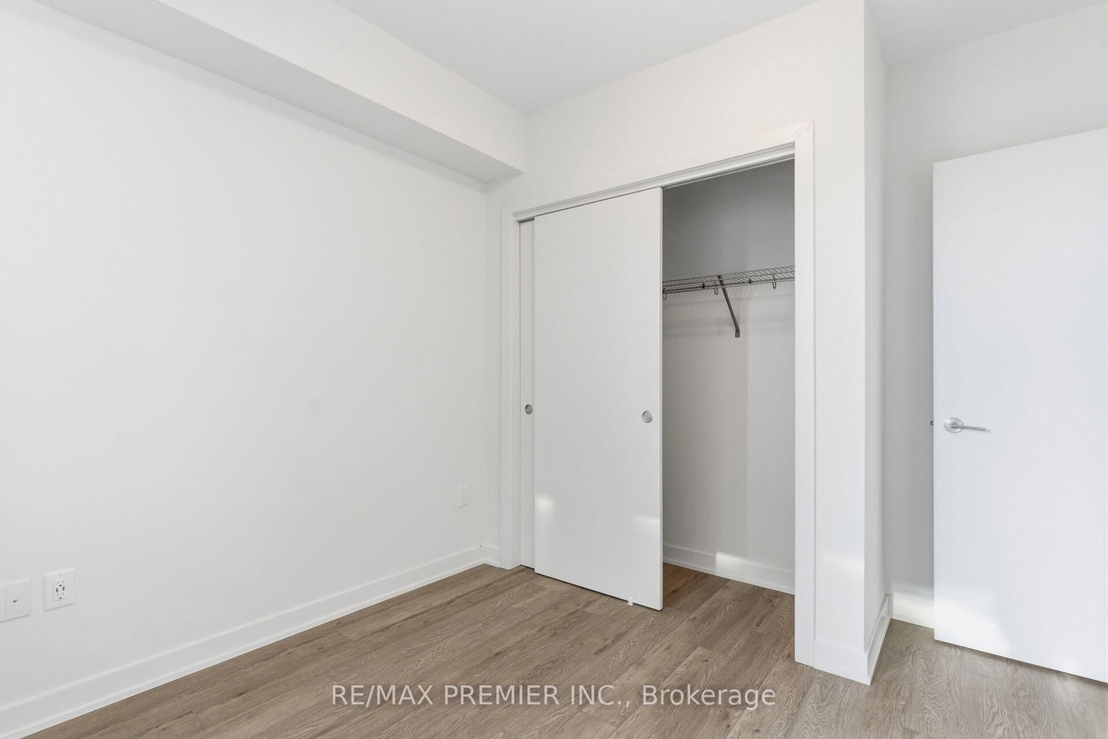 Condo for sale at 914-212 King William Street, Hamilton, Ontario, L6R 3N9 - Beasley - MLS: X12995624