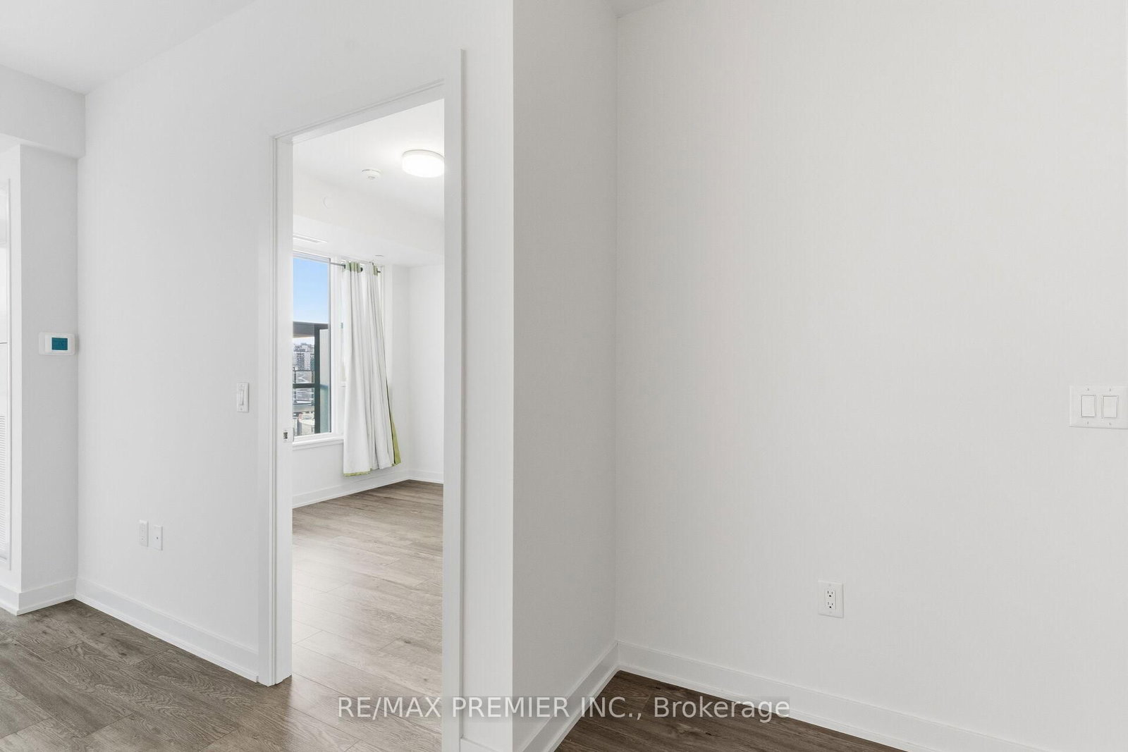 Condo for sale at 914-212 King William Street, Hamilton, Ontario, L6R 3N9 - Beasley - MLS: X12995624