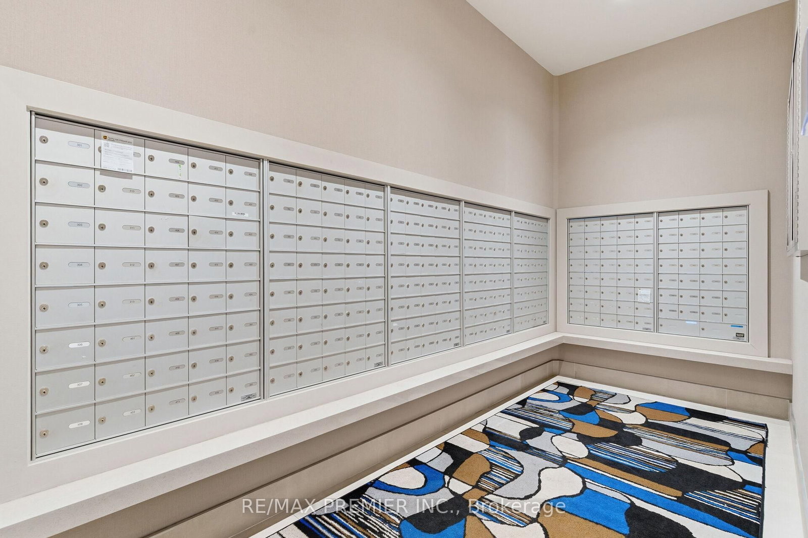 Condo for sale at 914-212 King William Street, Hamilton, Ontario, L6R 3N9 - Beasley - MLS: X12995624