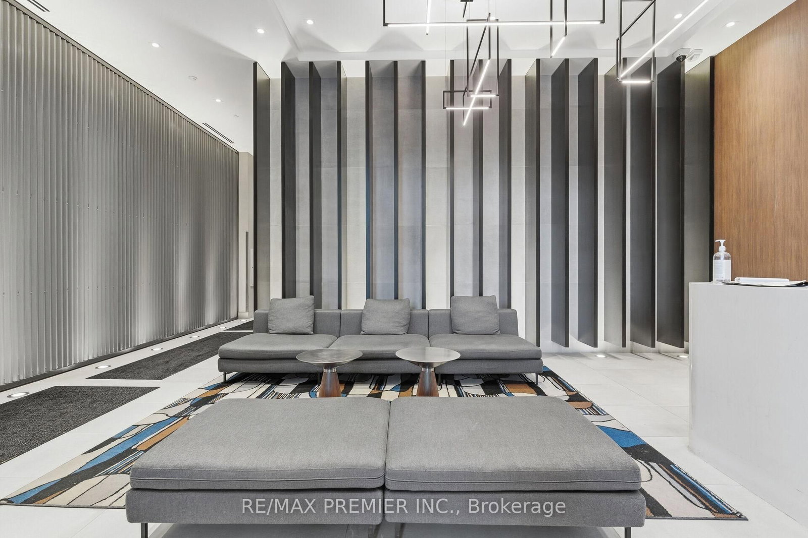 Condo for sale at 914-212 King William Street, Hamilton, Ontario, L6R 3N9 - Beasley - MLS: X12995624