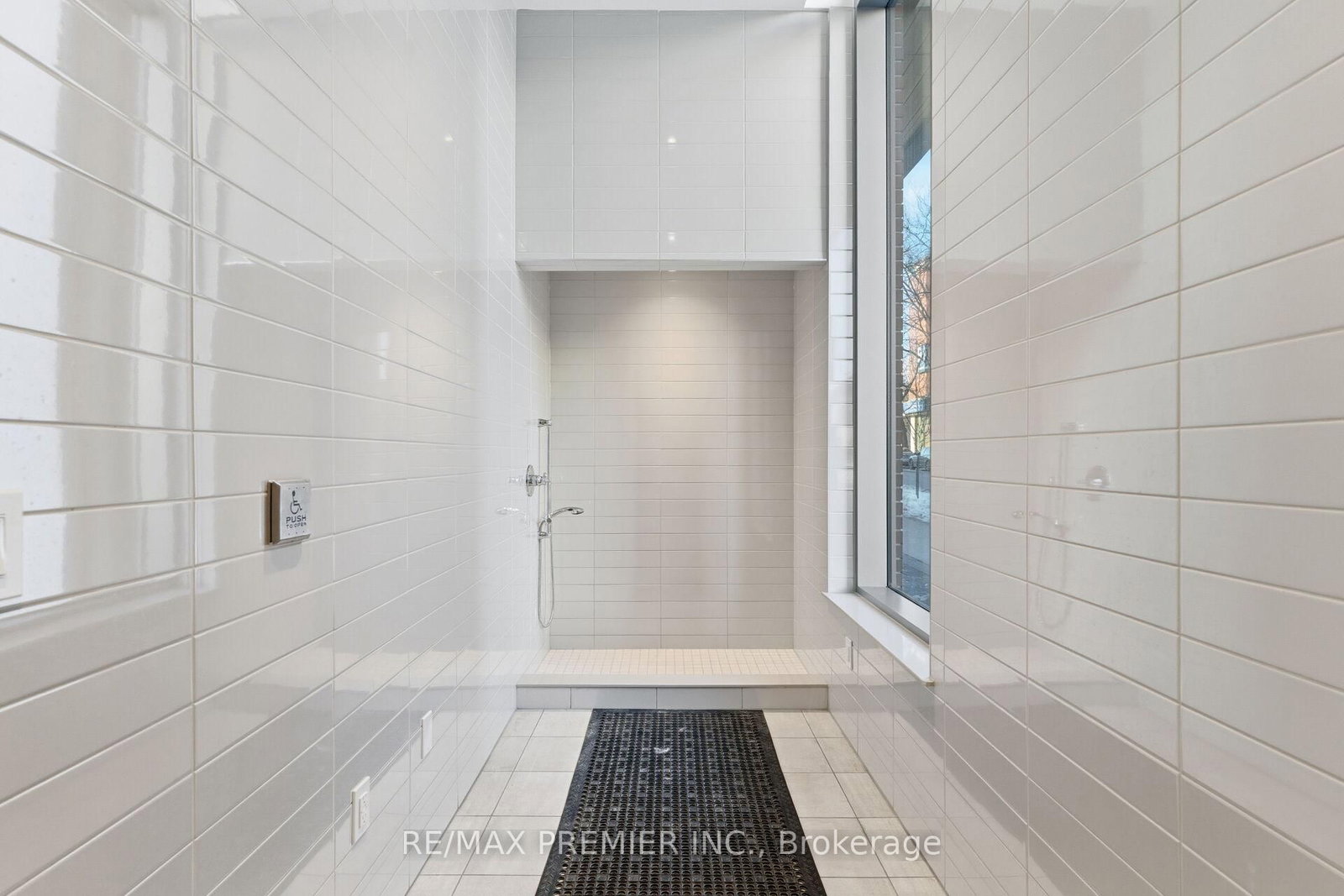 Condo for sale at 914-212 King William Street, Hamilton, Ontario, L6R 3N9 - Beasley - MLS: X12995624