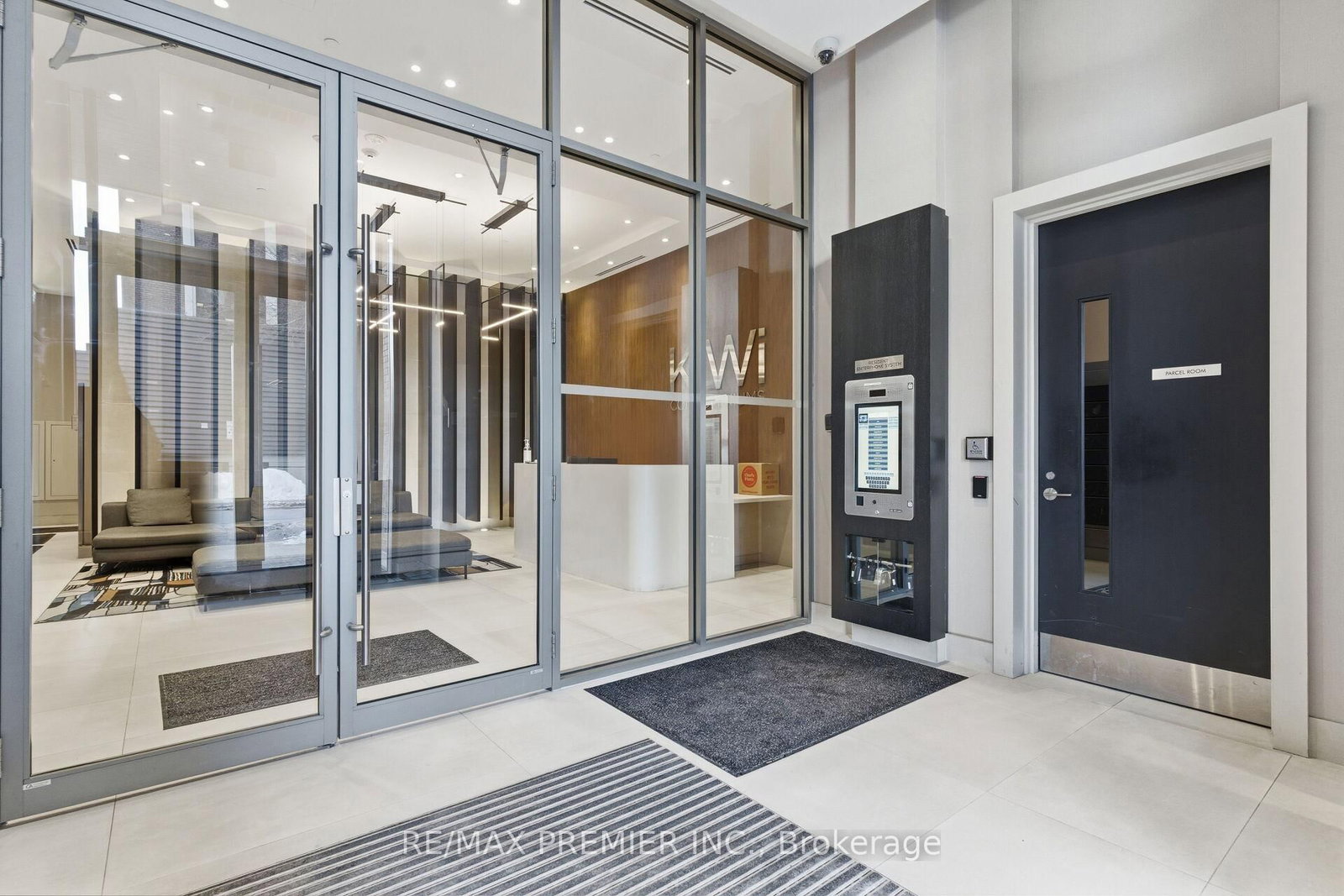 Condo for sale at 914-212 King William Street, Hamilton, Ontario, L6R 3N9 - Beasley - MLS: X12995624