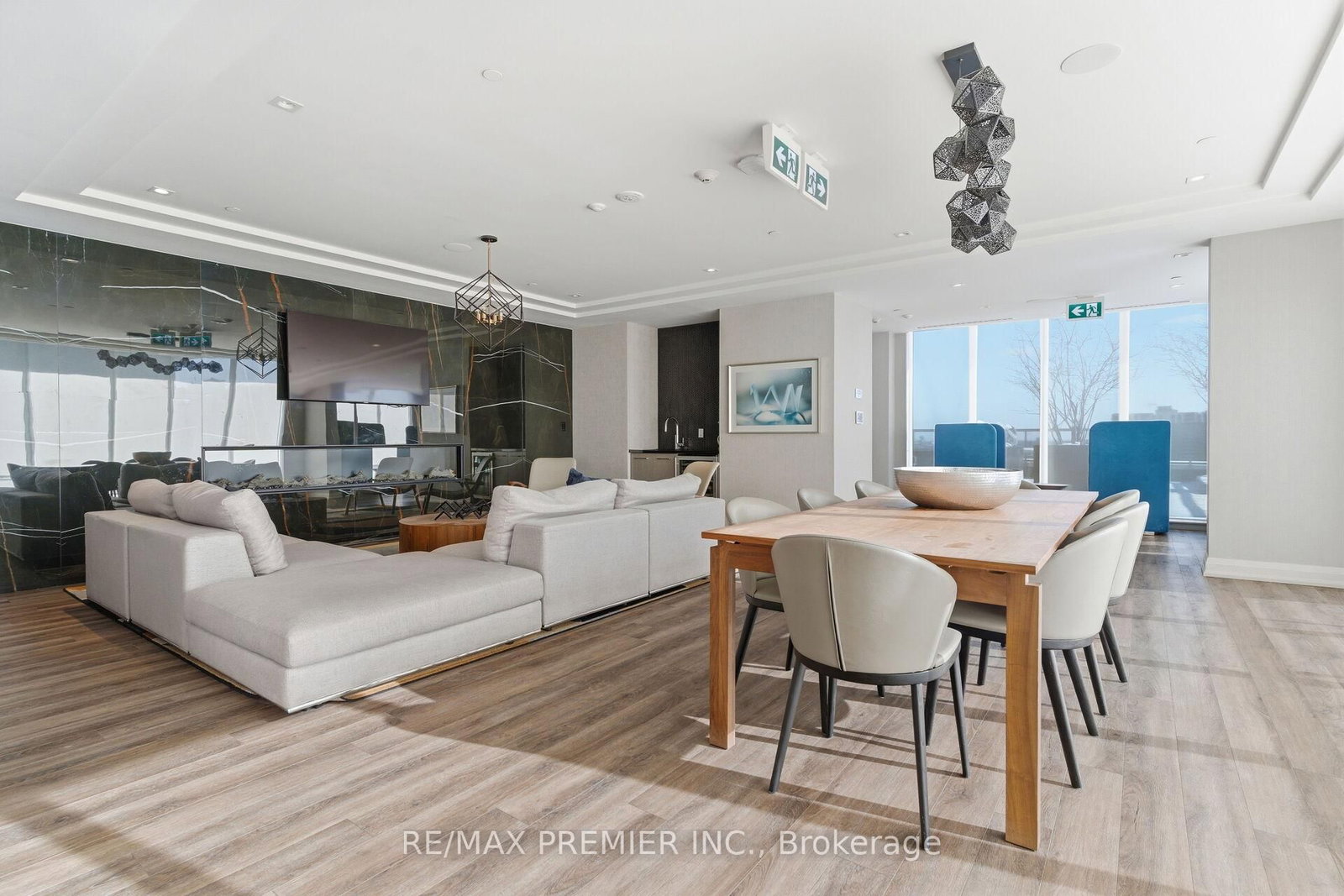 Condo for sale at 914-212 King William Street, Hamilton, Ontario, L6R 3N9 - Beasley - MLS: X12995624