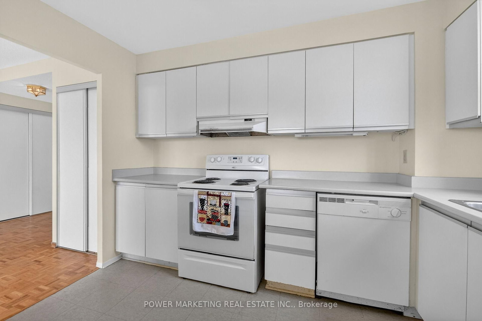 2760 CAROUSEL Crescent, Unit 1204 - Photo 8