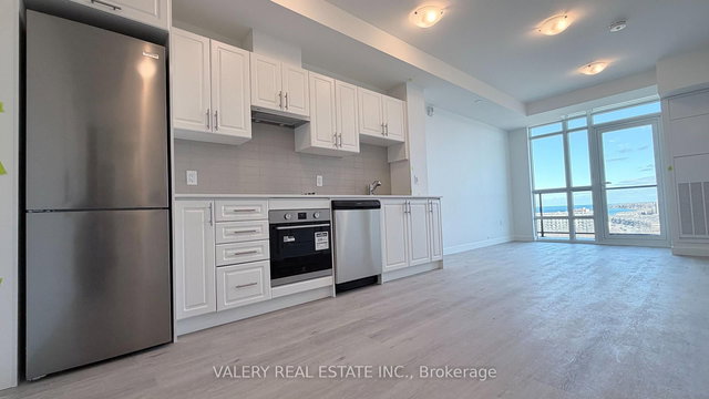 1208 - 461 Green Rd Road