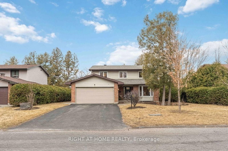 27 Mcclure Cres, Kanata, K2L 2H1 | Image 2