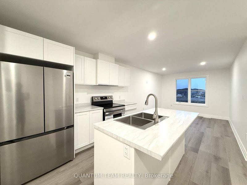 Upper - 7481 Marvel Dr, Niagara Falls, L2H 3V6 | Image 2