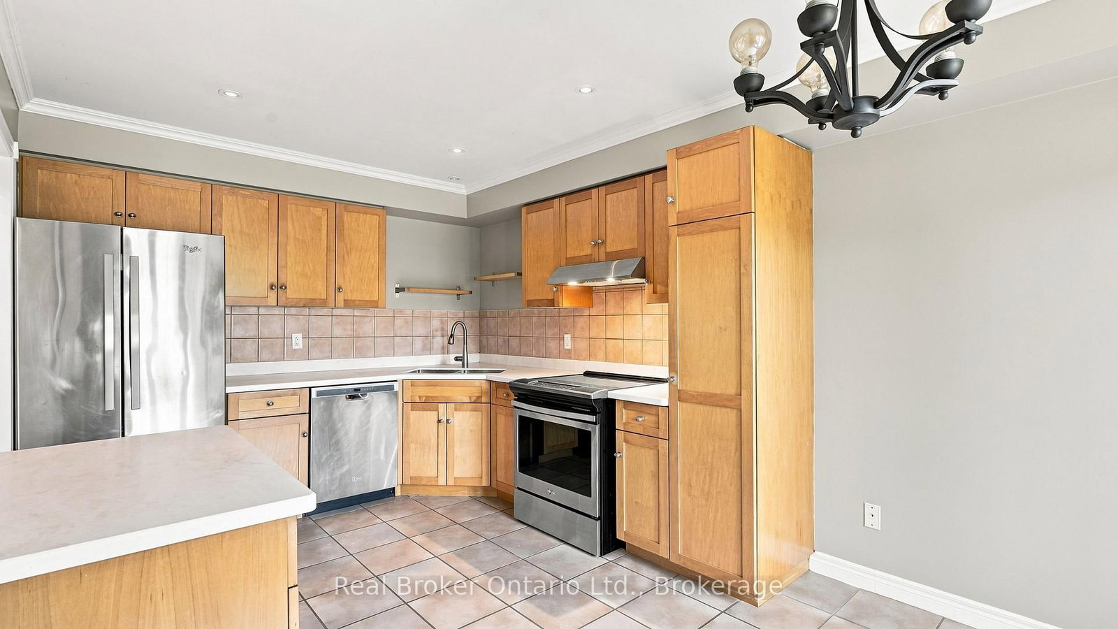 189 Livingston Avenue • Grimsby, ON photo 10