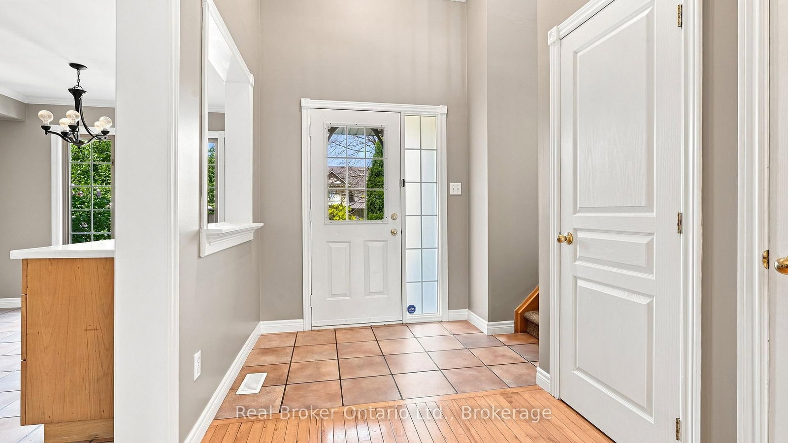 189 Livingston Avenue • Grimsby, ON photo 17
