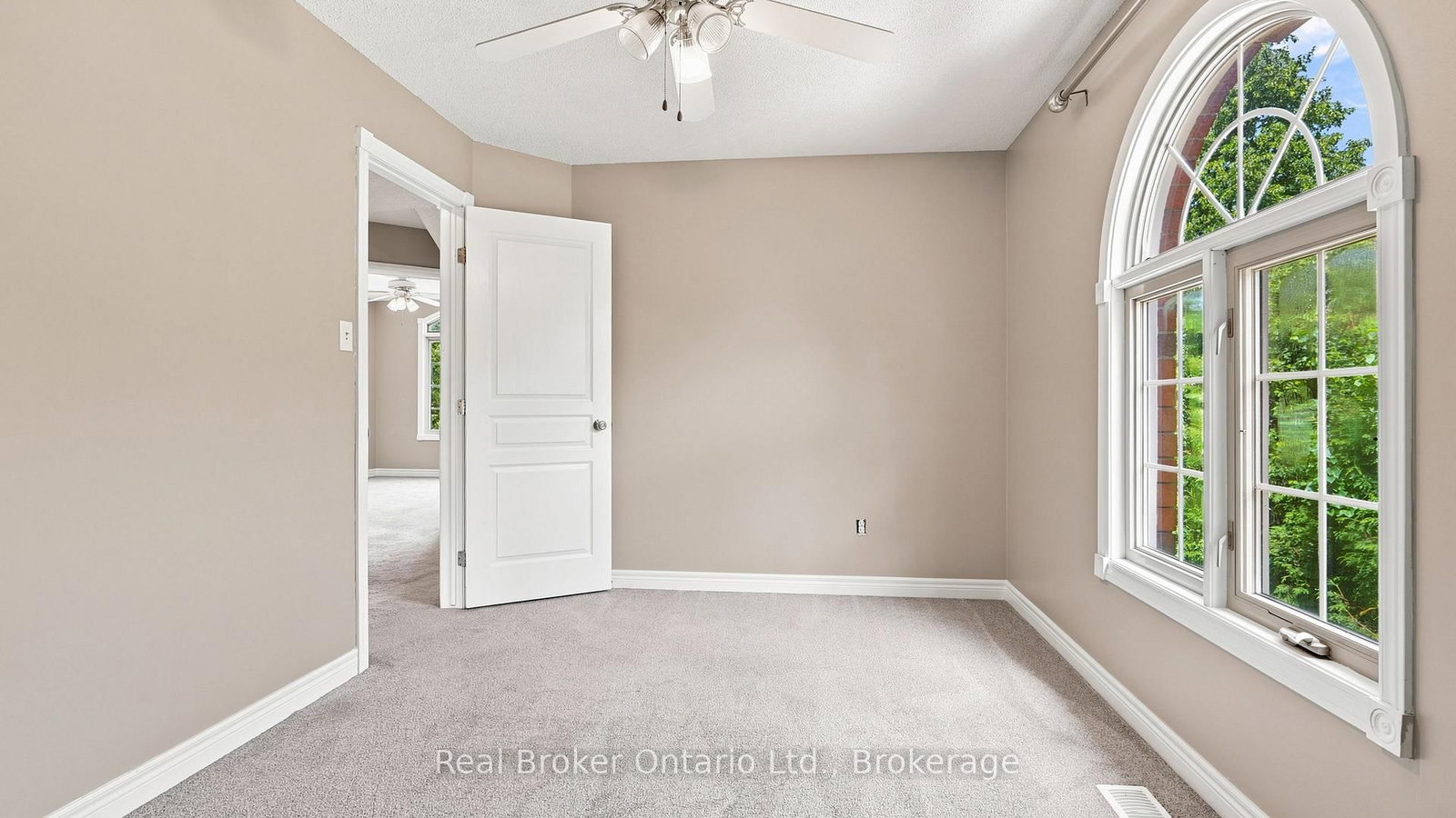 189 Livingston Avenue • Grimsby, ON photo 26