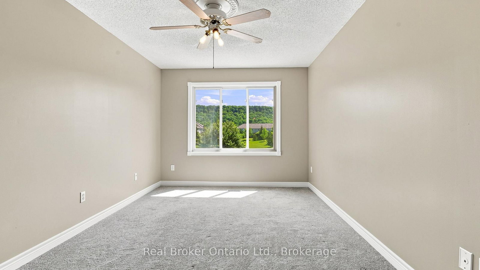189 Livingston Avenue • Grimsby, ON photo 29