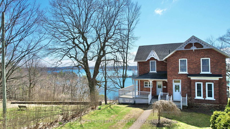 13 Windsor Dr E, Gananoque, Ontario