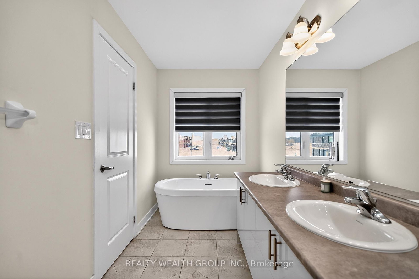 Detached House for sale at 803 Griffin Trail, Peterborough, Ontario, K9K 0J1 - Monaghan Ward 2 - MLS: X12995932