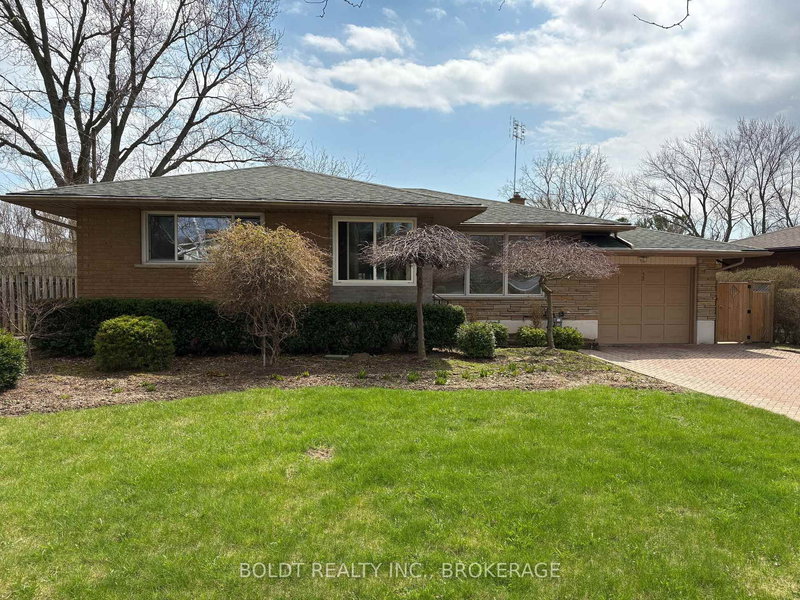 32 Old Oxford Rd, St. Catharines, L2M 2K1 | Image 2