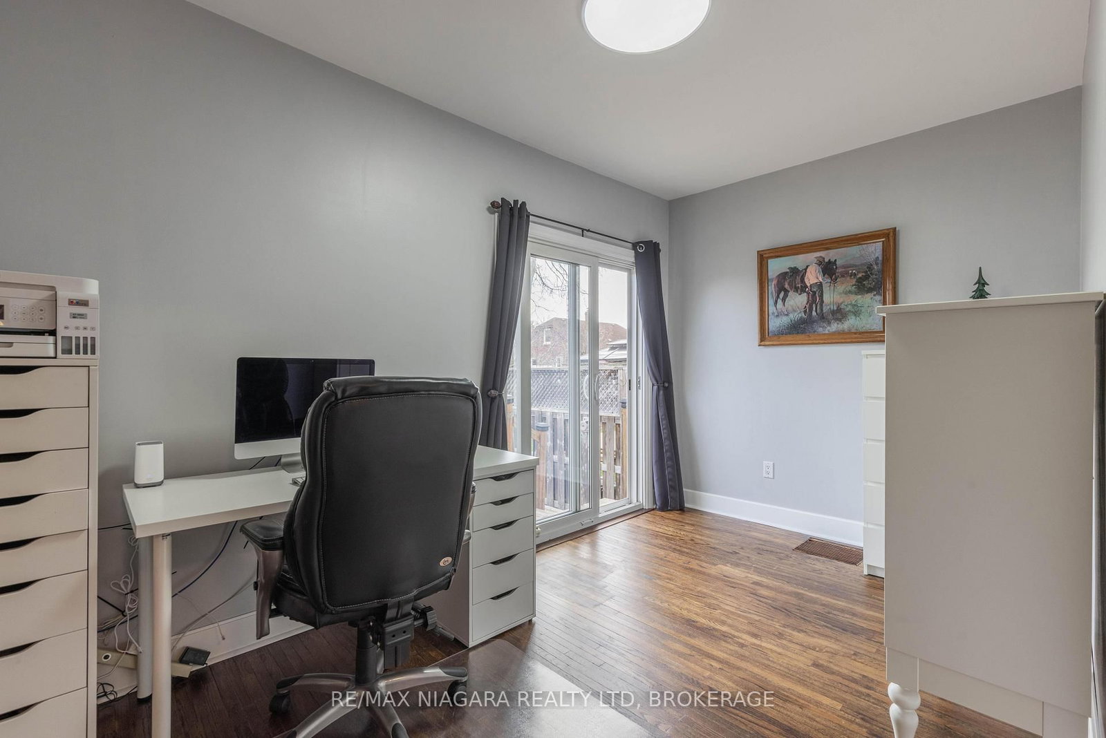 Detached House for sale at 88 Garnet Street, St. Catharines, Ontario, L2M 5G4 - Facer - MLS: X12996024