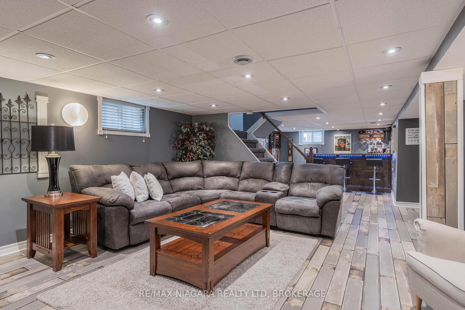 Detached House for sale at 88 Garnet Street, St. Catharines, Ontario, L2M 5G4 - Facer - MLS: X12996024