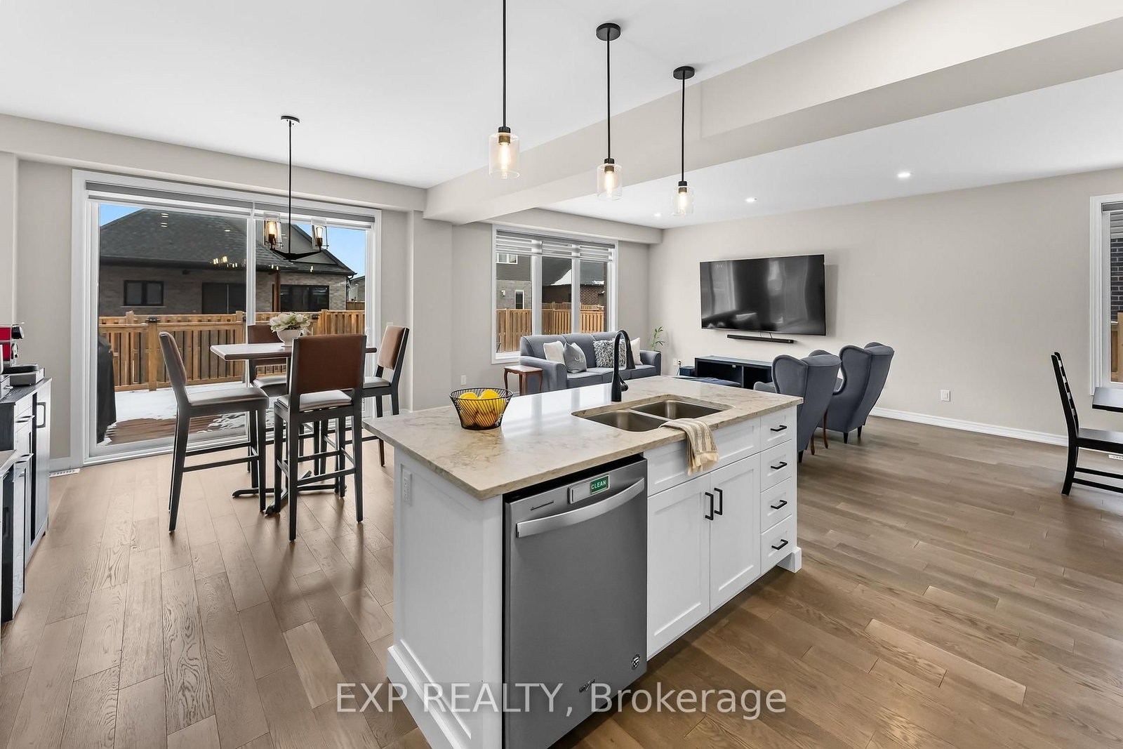 Detached House for sale at 153 Susan Drive, Pelham, Ontario, L3E 0B2 - Fonthill - MLS: X12996034