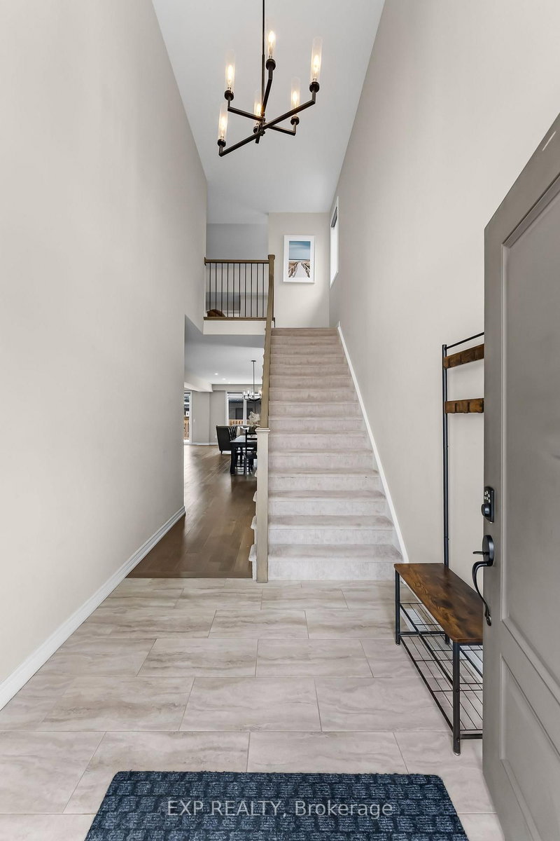 153 Susan Dr, Pelham, L3E 0B2 | Image 2