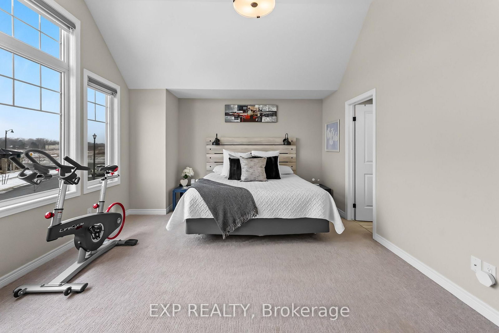 Detached House for sale at 153 Susan Drive, Pelham, Ontario, L3E 0B2 - Fonthill - MLS: X12996034