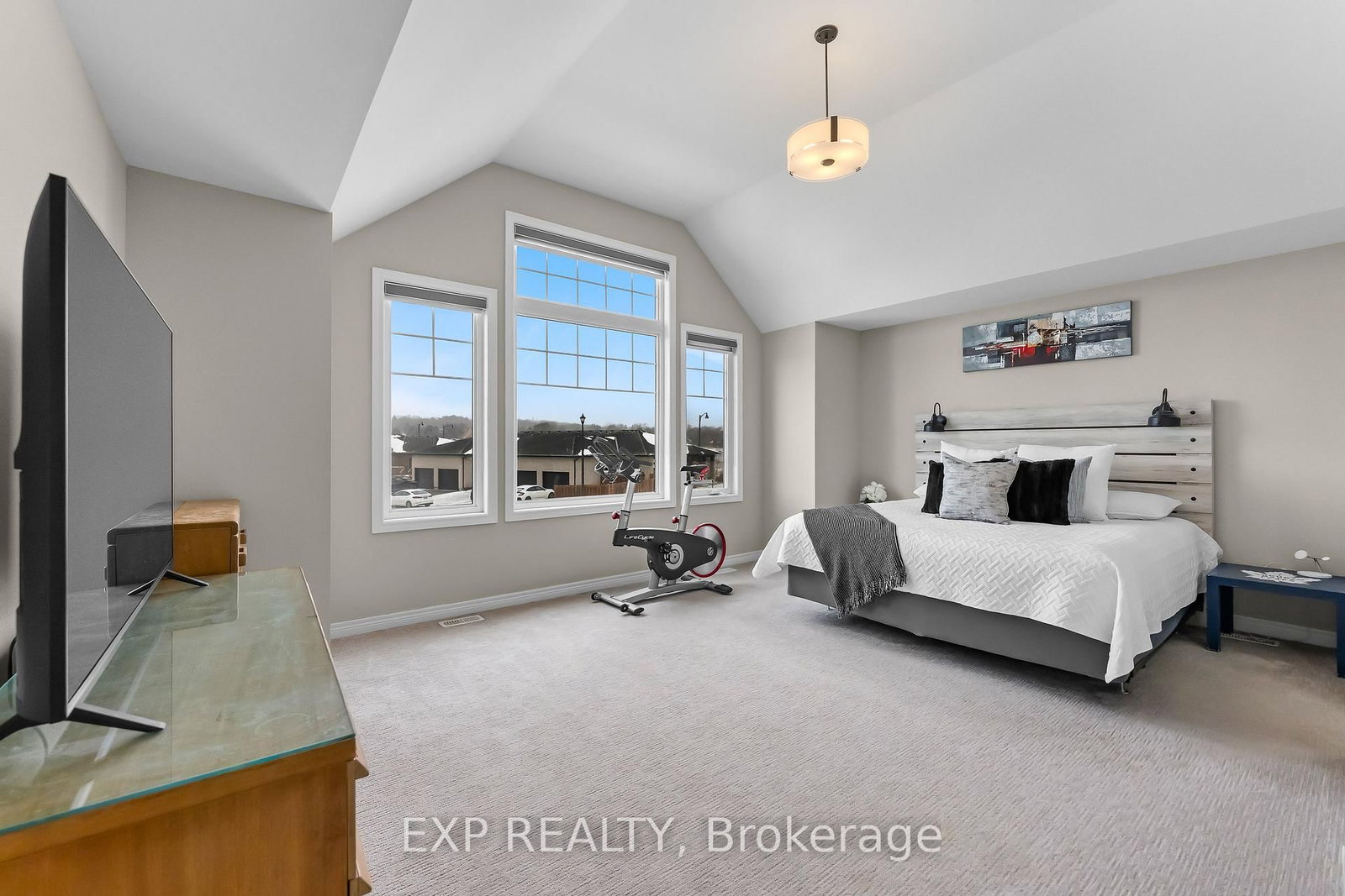 Detached House for sale at 153 Susan Drive, Pelham, Ontario, L3E 0B2 - Fonthill - MLS: X12996034