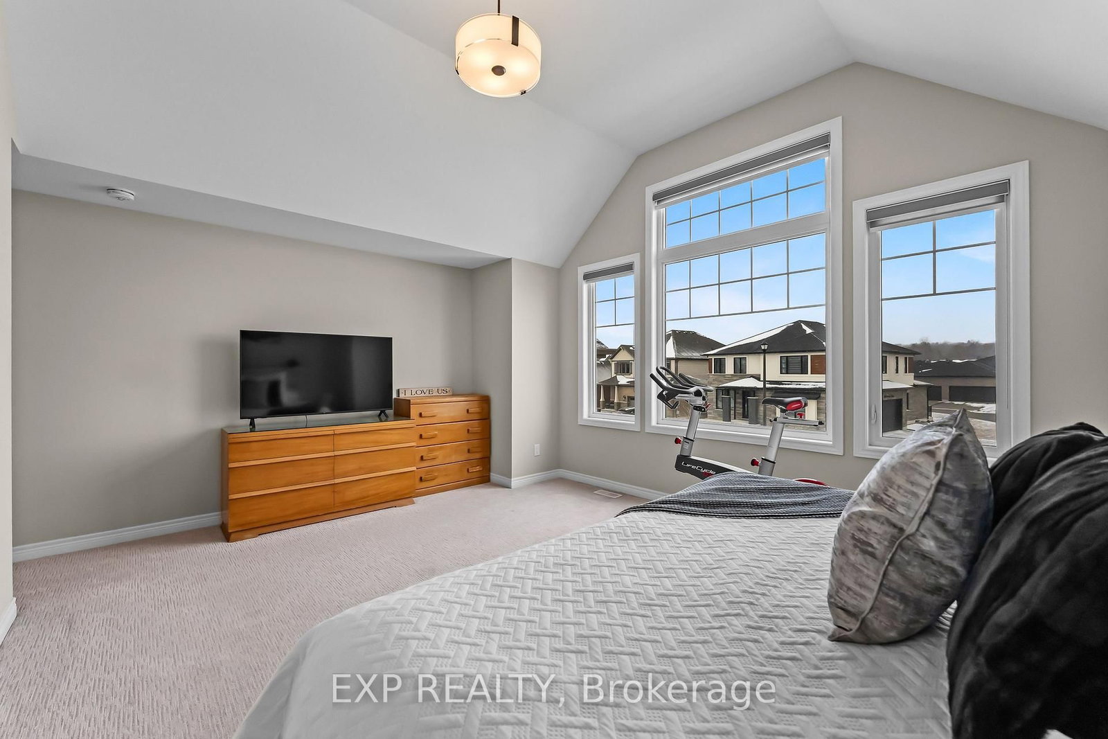 Detached House for sale at 153 Susan Drive, Pelham, Ontario, L3E 0B2 - Fonthill - MLS: X12996034