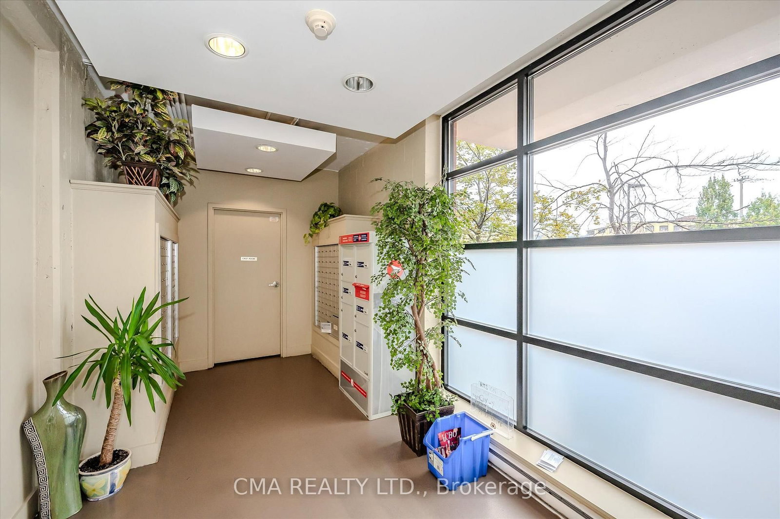 410 King Street W, Unit 218 - Photo 32