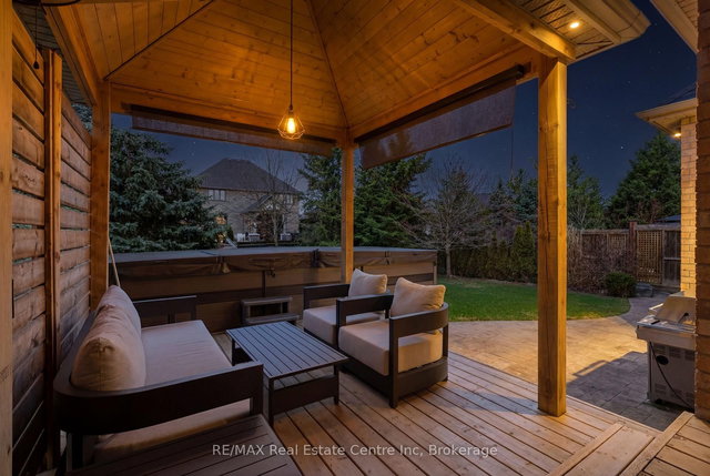 102 Kortright Road E