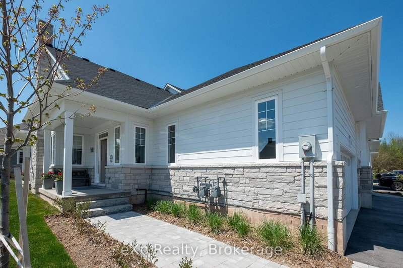 300 Sandpiper Lane, Georgian Bluffs, N0H 1S0 | Image 3