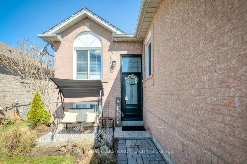 36 Jackson Crt W, Welland, L3C 7G2 | Image 3