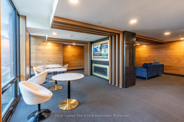 1412 - 145 Columbia Street W