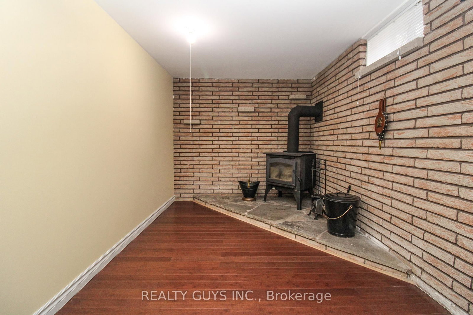 Detached House for sale at 734 Crawford Place, Peterborough, Ontario, K9J 3X3 - Otonabee Ward 1 - MLS: X12996340