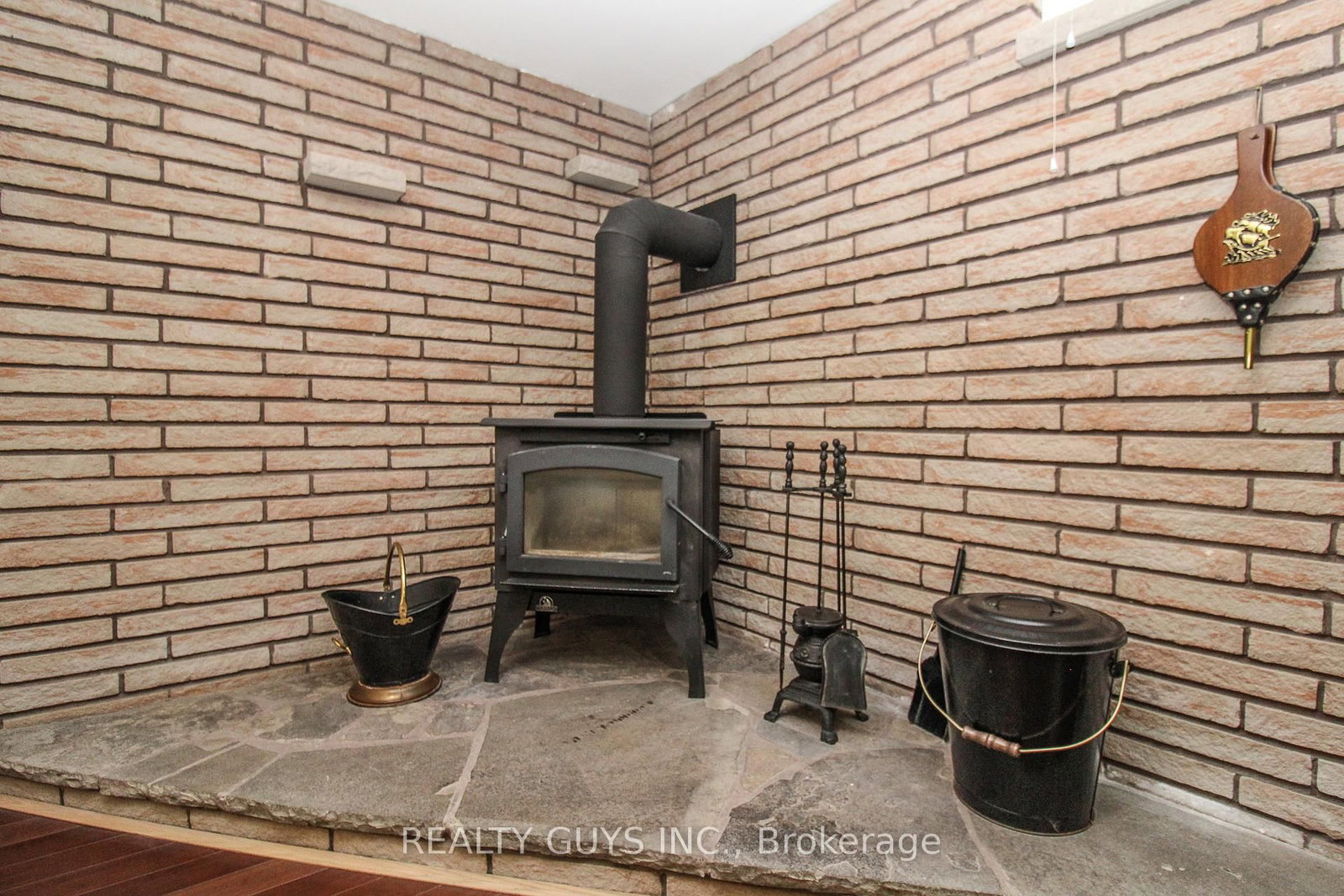 Detached House for sale at 734 Crawford Place, Peterborough, Ontario, K9J 3X3 - Otonabee Ward 1 - MLS: X12996340