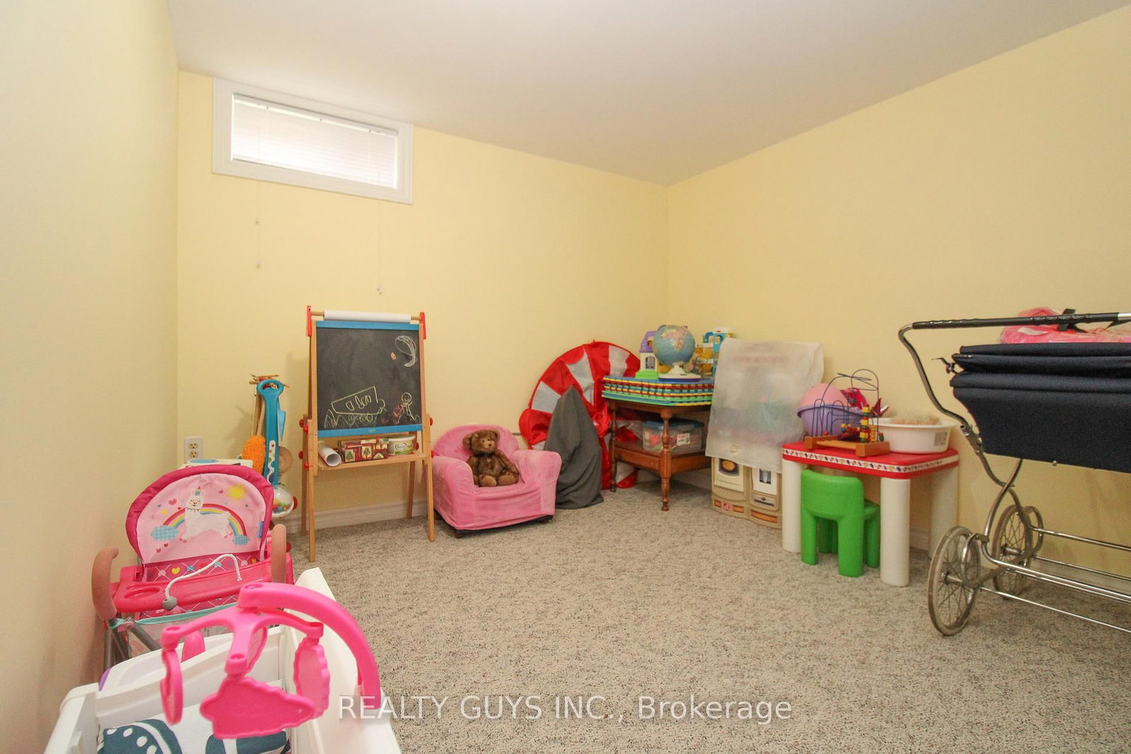 Detached House for sale at 734 Crawford Place, Peterborough, Ontario, K9J 3X3 - Otonabee Ward 1 - MLS: X12996340