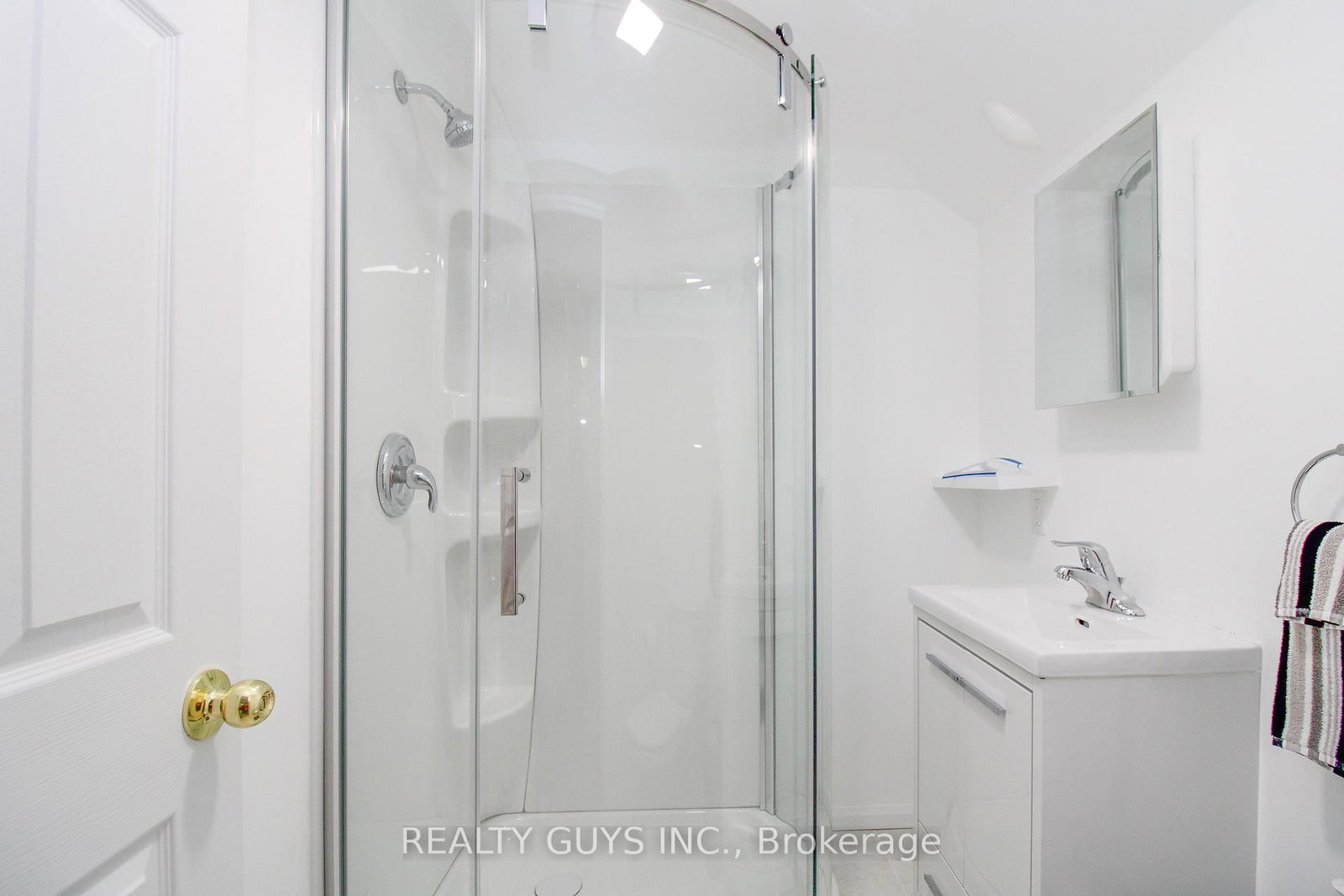 Detached House for sale at 734 Crawford Place, Peterborough, Ontario, K9J 3X3 - Otonabee Ward 1 - MLS: X12996340