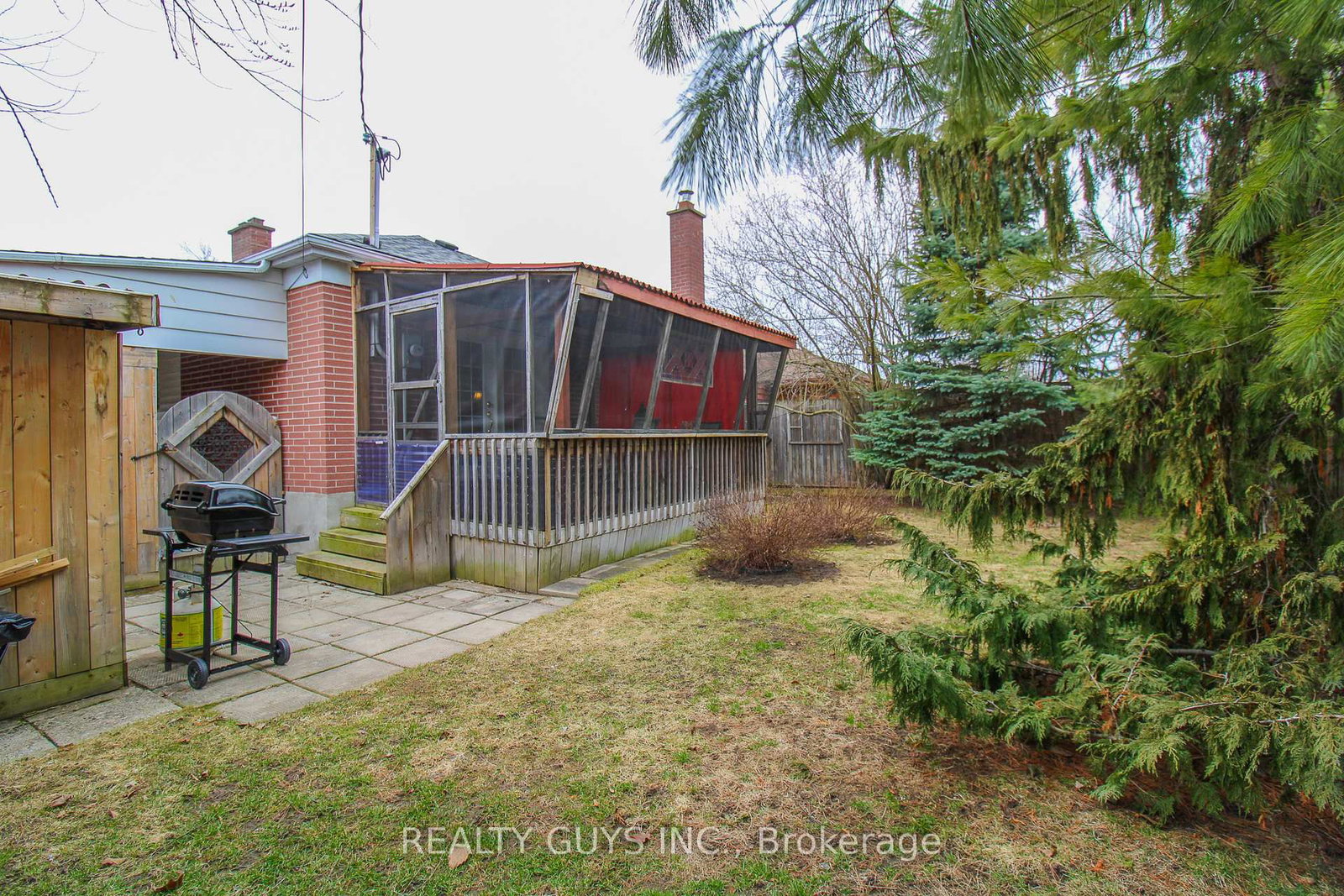 Detached House for sale at 734 Crawford Place, Peterborough, Ontario, K9J 3X3 - Otonabee Ward 1 - MLS: X12996340