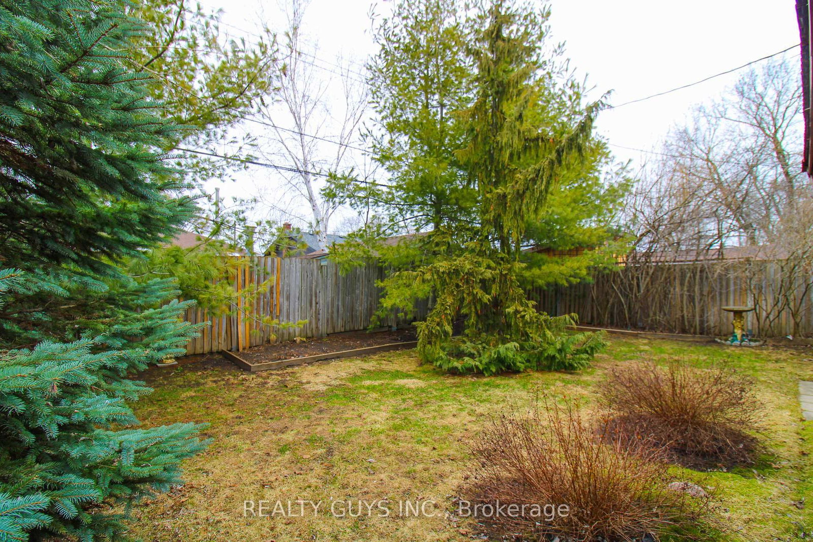 Detached House for sale at 734 Crawford Place, Peterborough, Ontario, K9J 3X3 - Otonabee Ward 1 - MLS: X12996340