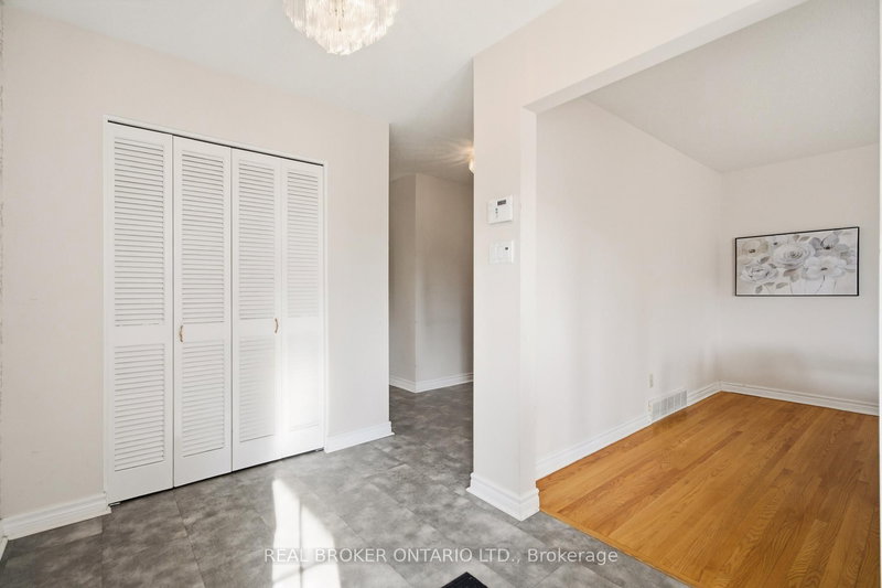 1294 Fernwood Dr, Ottawa, K1V 7J9 | Image 3