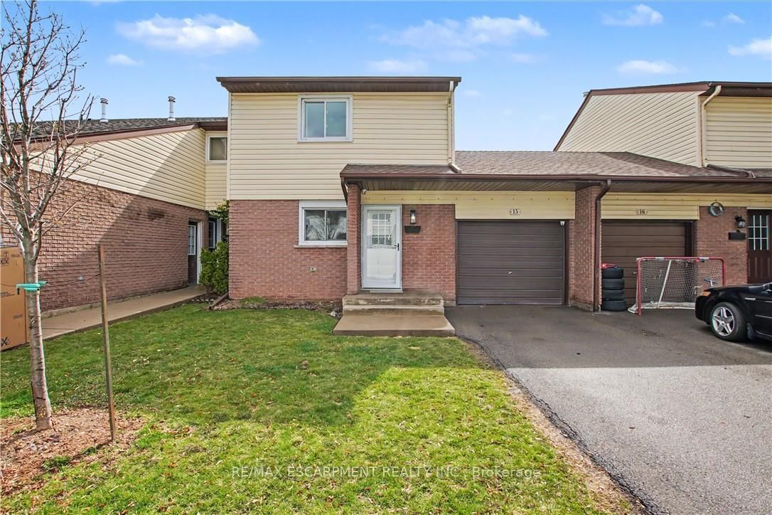 Townhouse for sale at 15-1190 Upper Ottawa Street, Hamilton, Ontario, L8W 1T8 - Quinndale - MLS: X12996382