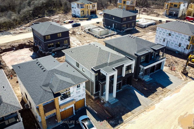 6454 Sunshine Common