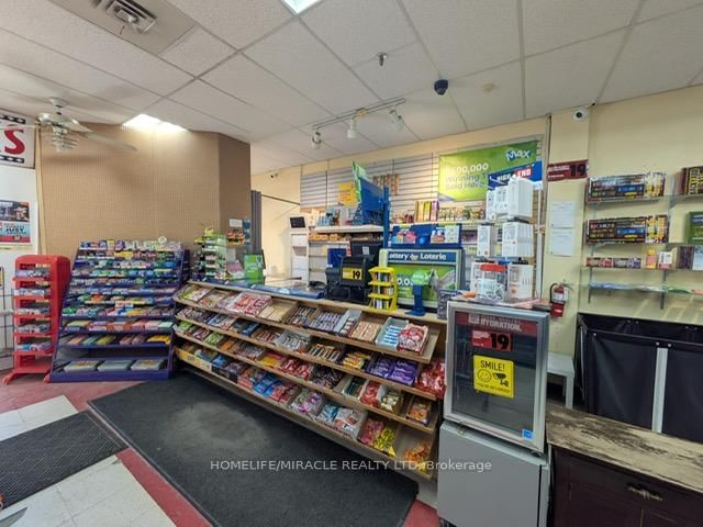 20 Woodlawn Road E, Unit 7 - Photo 24