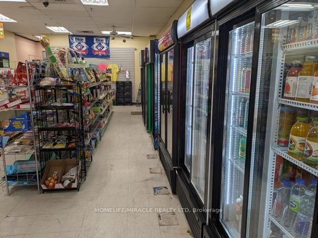 20 Woodlawn Road E, Unit 7 - Photo 27