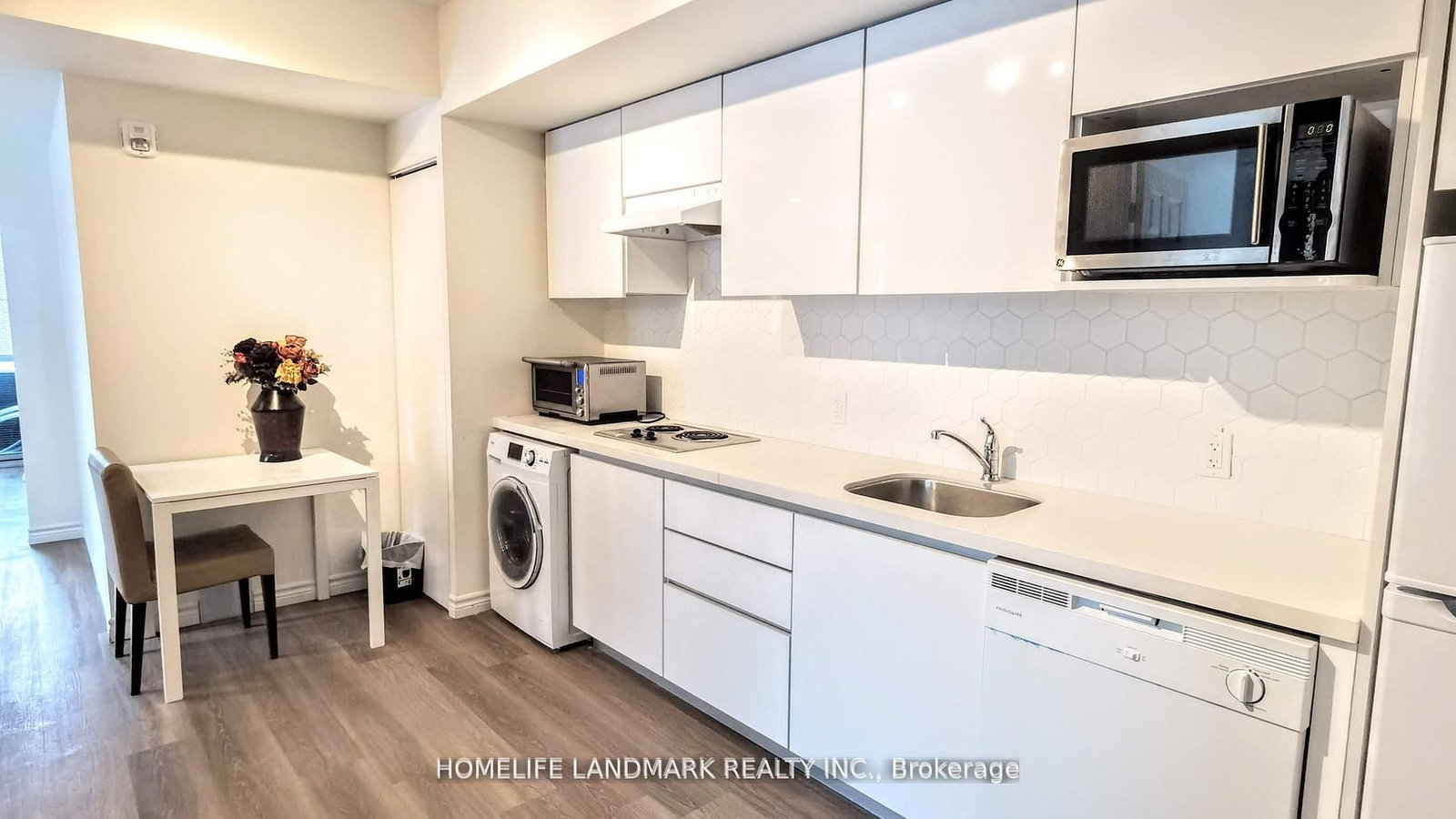 268 Lester Street, Unit 312