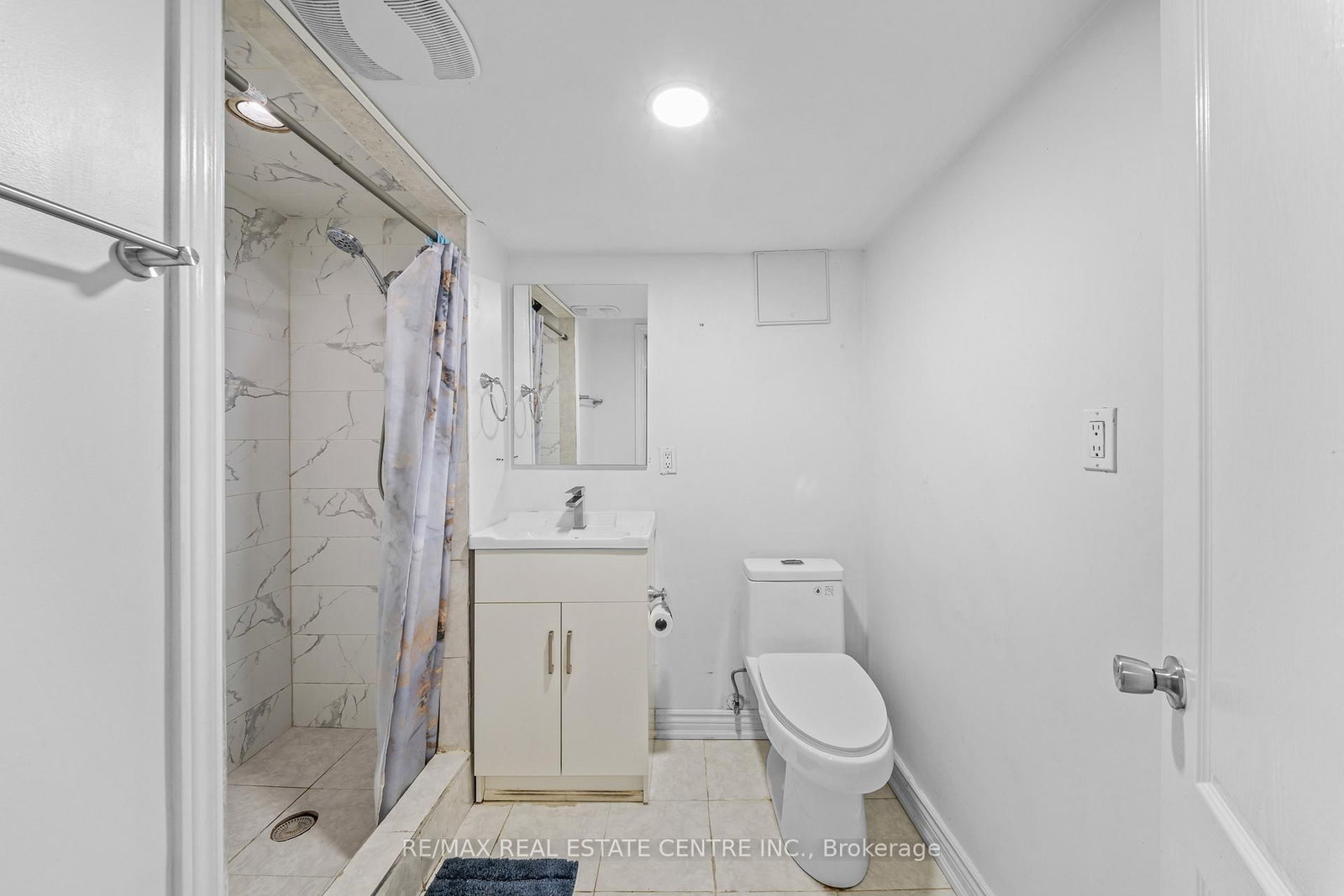 Detached House for sale at 35 Folkestone Avenue, Hamilton, Ontario, L8V 4M9 - Lawfield - MLS: X12996748