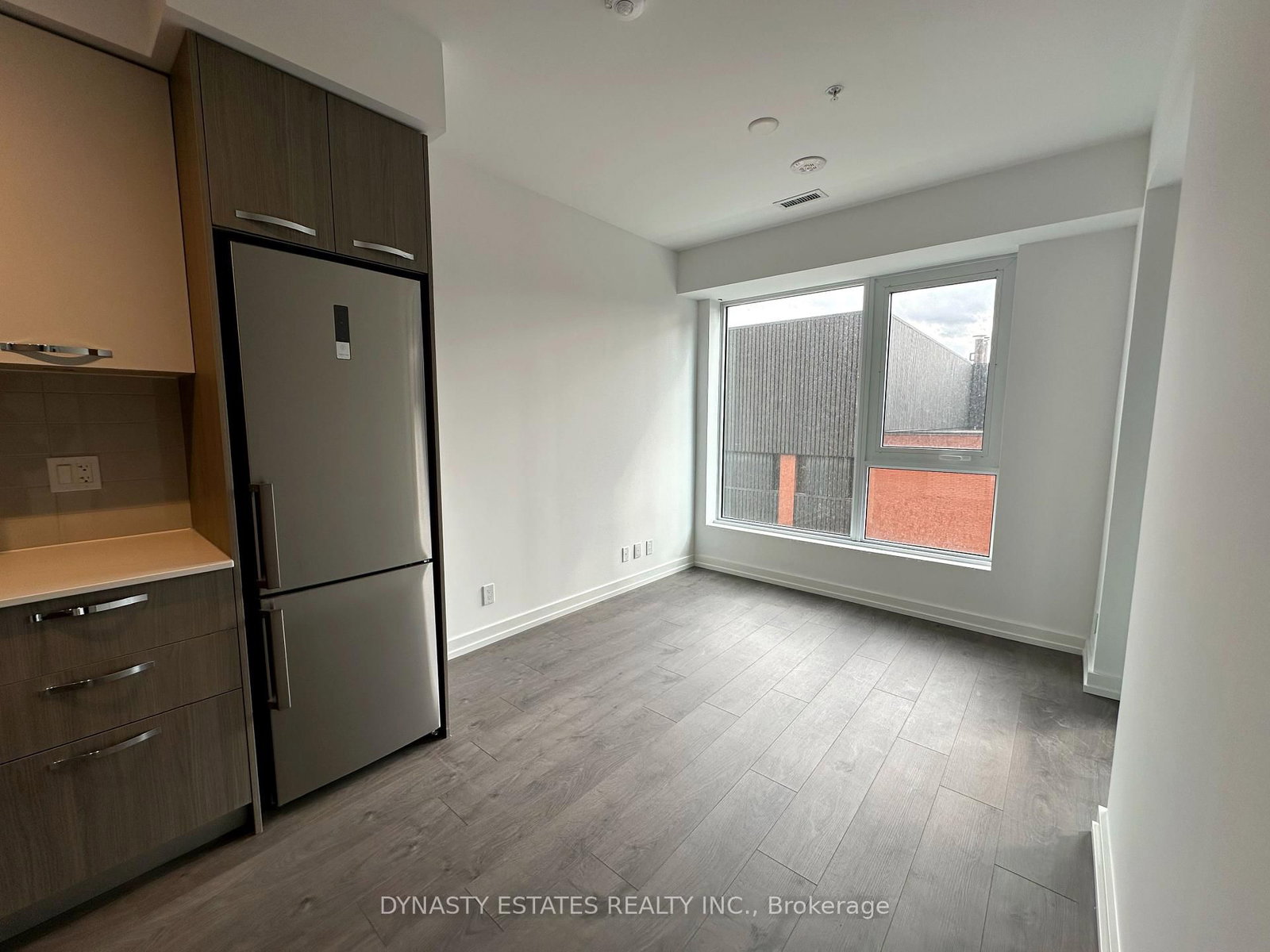 75 James Street S, Unit 411 - Photo 11