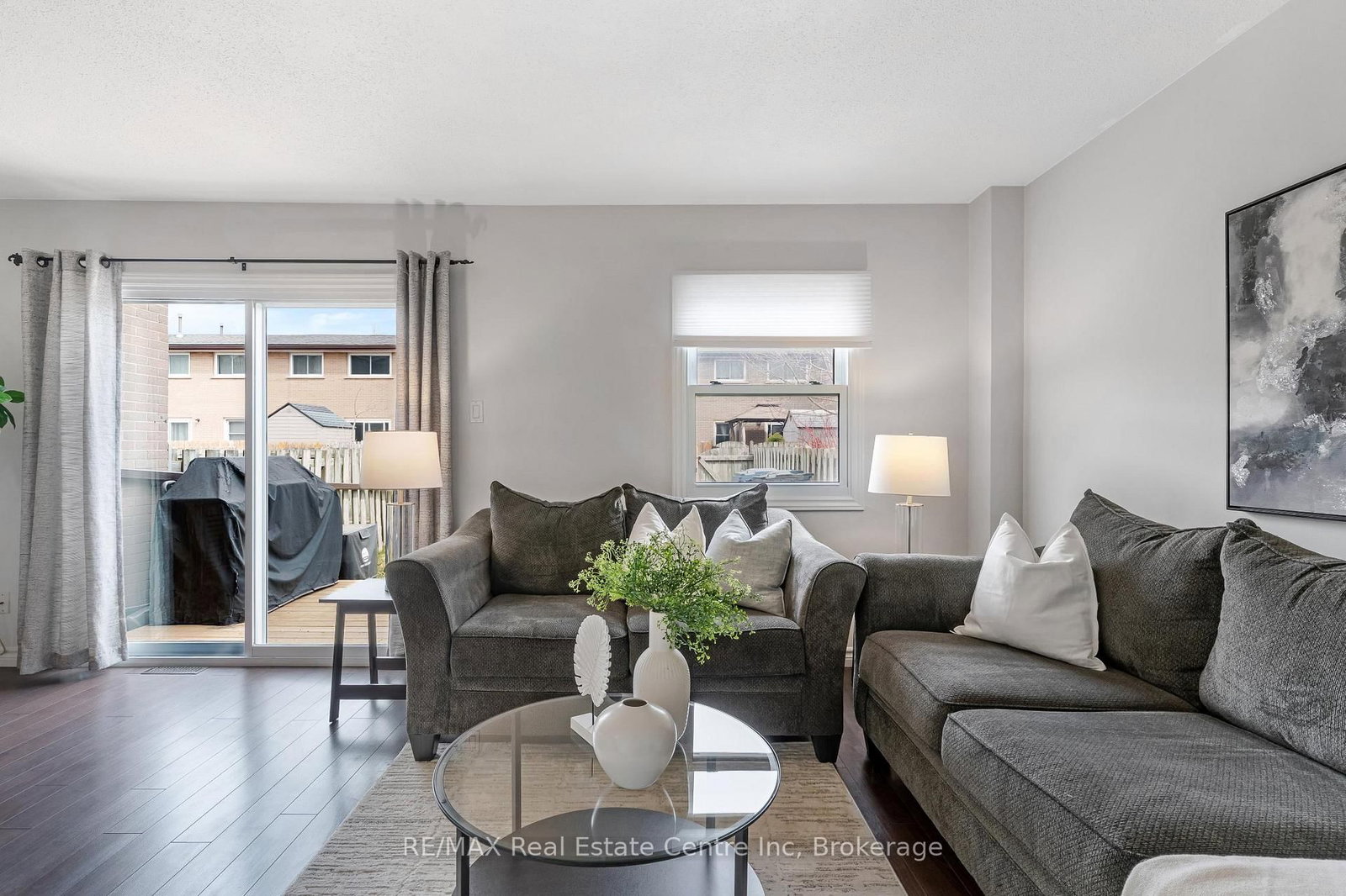 441 Victoria Road N - Photo 4