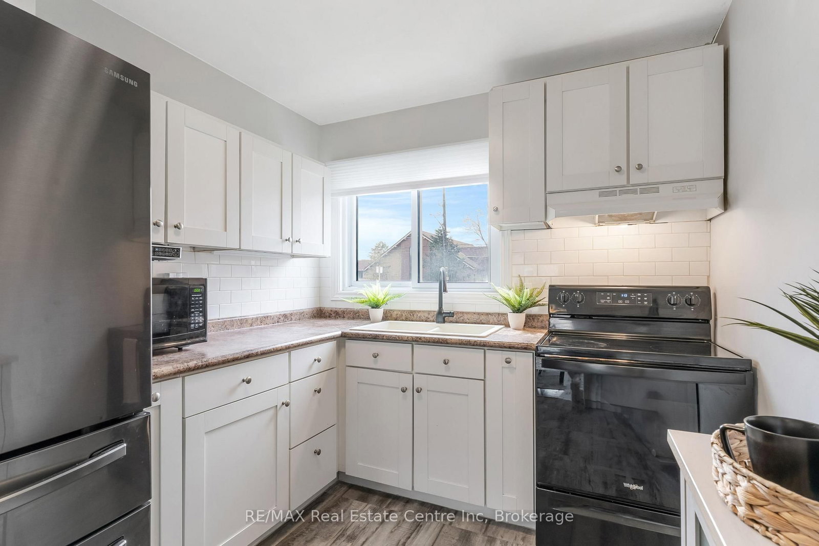 441 Victoria Road N - Photo 9